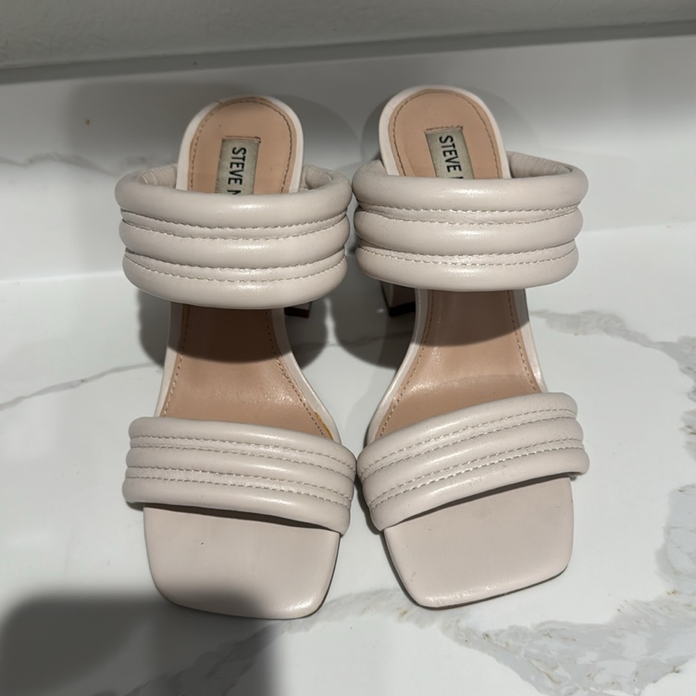 Steve Madden bone color puff sandal heel